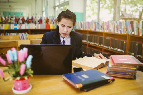 Can You Become a Paralegal Without Going to School? - Online Paralegal  Degree Center
